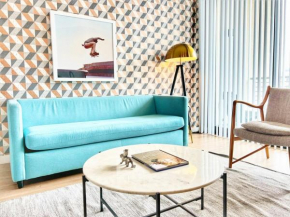 The Leo - One Bedroom Apartment W Private Balcony